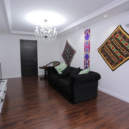 Overlooking Registan Square Luxury 2 Bedrooms Apartment Samarkand Buitenkant foto