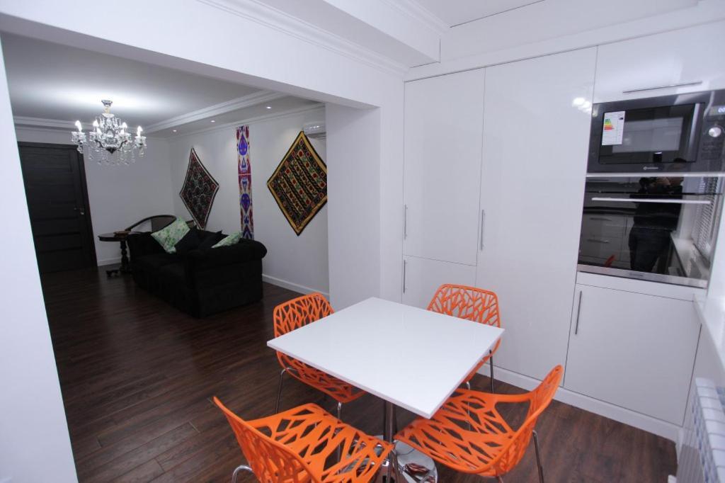 Overlooking Registan Square Luxury 2 Bedrooms Apartment Samarkand Buitenkant foto