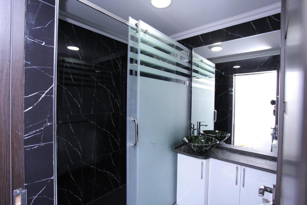 Overlooking Registan Square Luxury 2 Bedrooms Apartment Samarkand Buitenkant foto